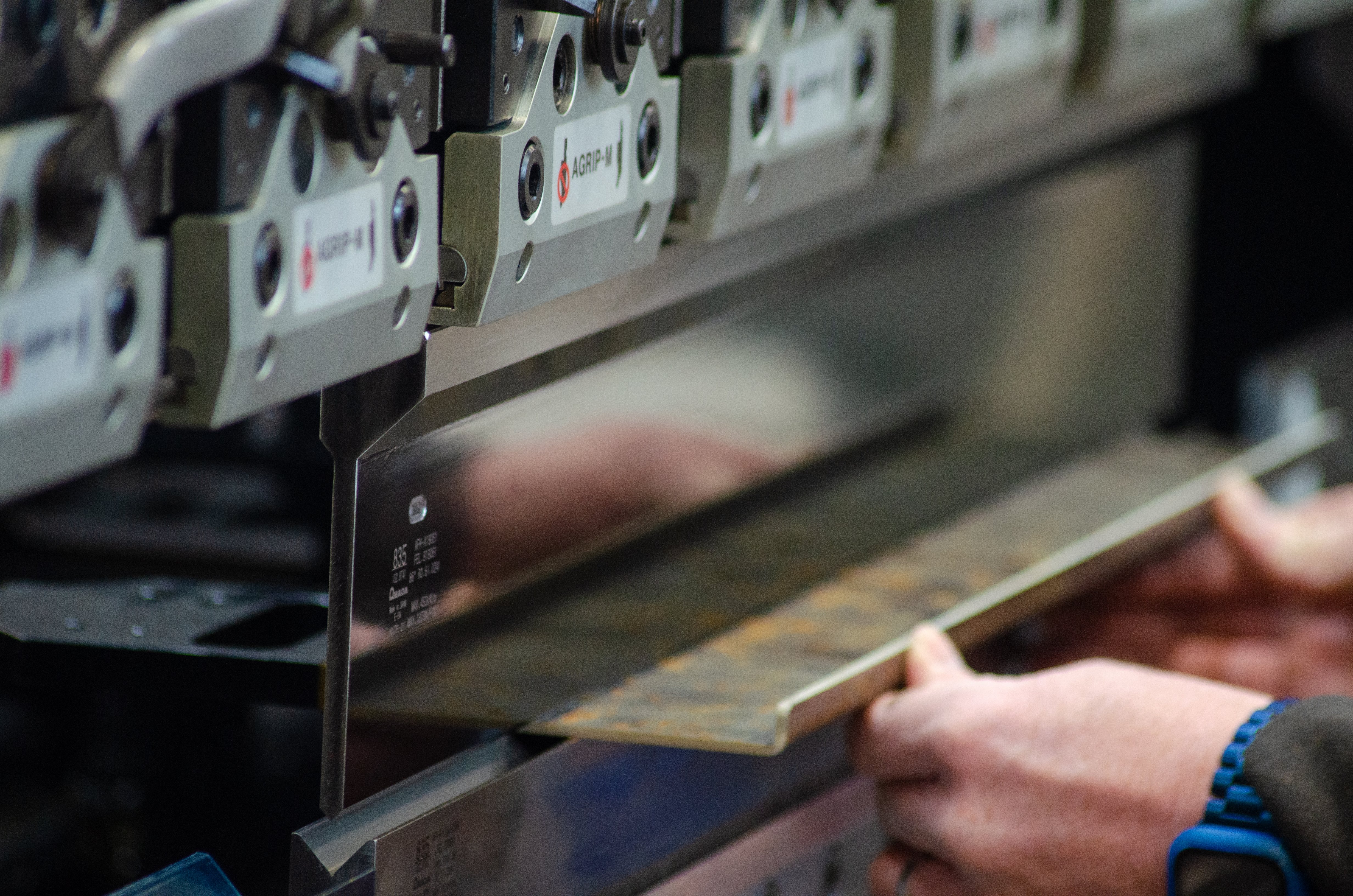 3 Reasons to Work with a Contract Manufacturer with Hydraulic Press Brake Capabilities