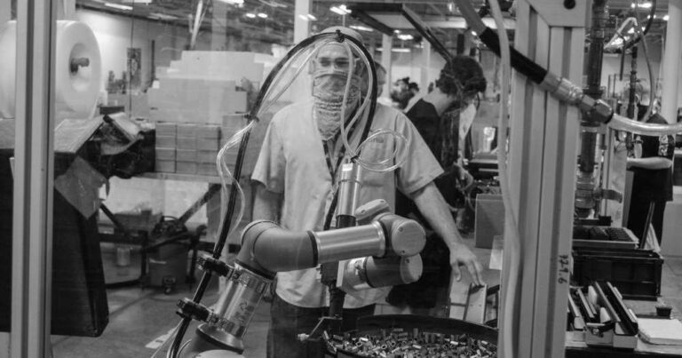 manufacturing-reshoring-bandwagon-1